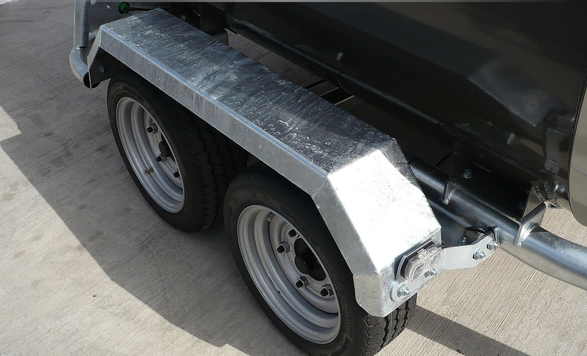 1,000 litre highway tow twin axle bowser heavy duty mudguards
